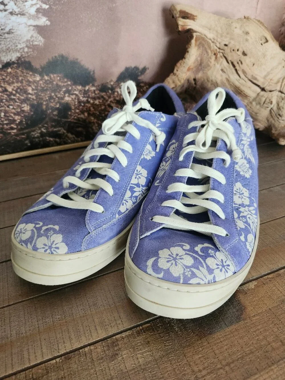 P448 John Hawaii Suede Low Top Sneakers Periwinkle Blue Floral W12 M10 Unisex